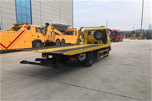 中区非事故拖车